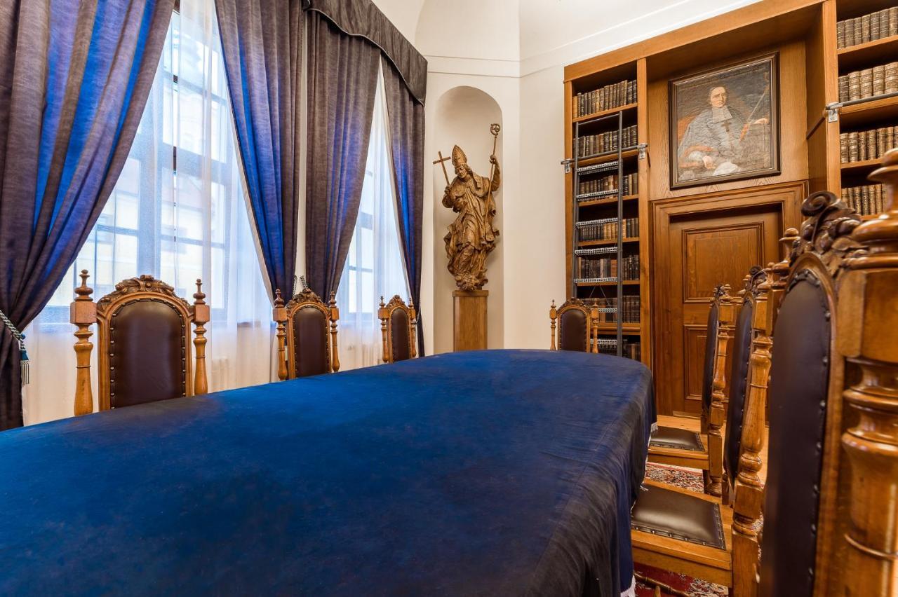 Nove Adalbertinum Hradec Králové Exterior foto