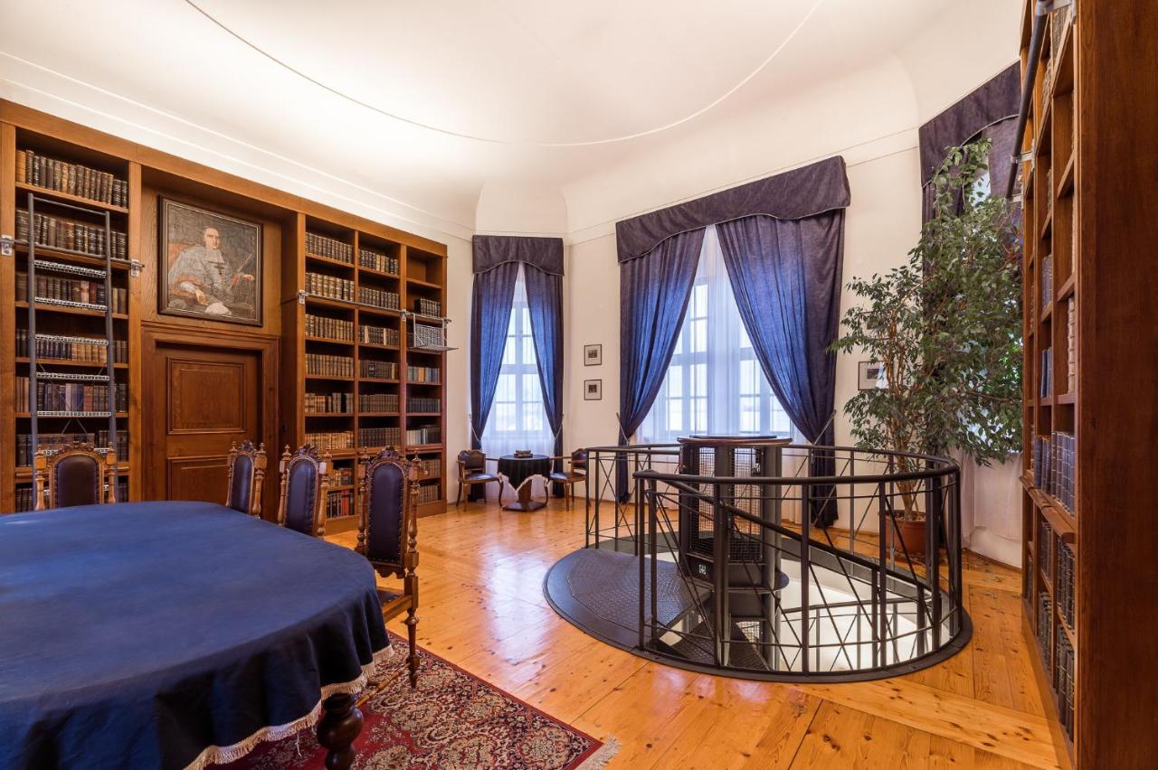 Nove Adalbertinum Hradec Králové Exterior foto